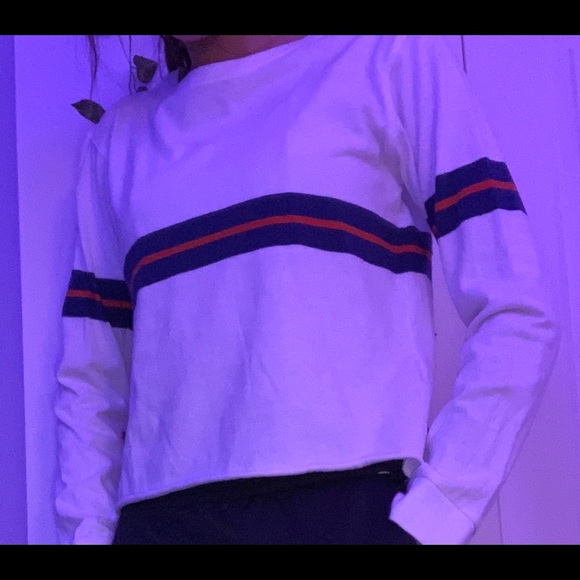 Crop top - Picture 1 of 3